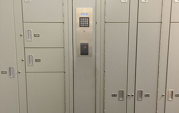 day use locker with smart lock