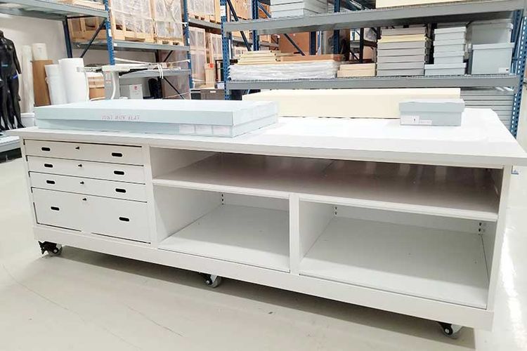 museum prep table on wheels