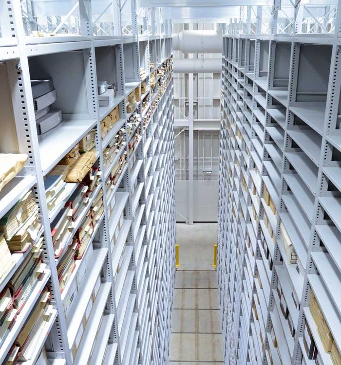 highbay storage system with collections
