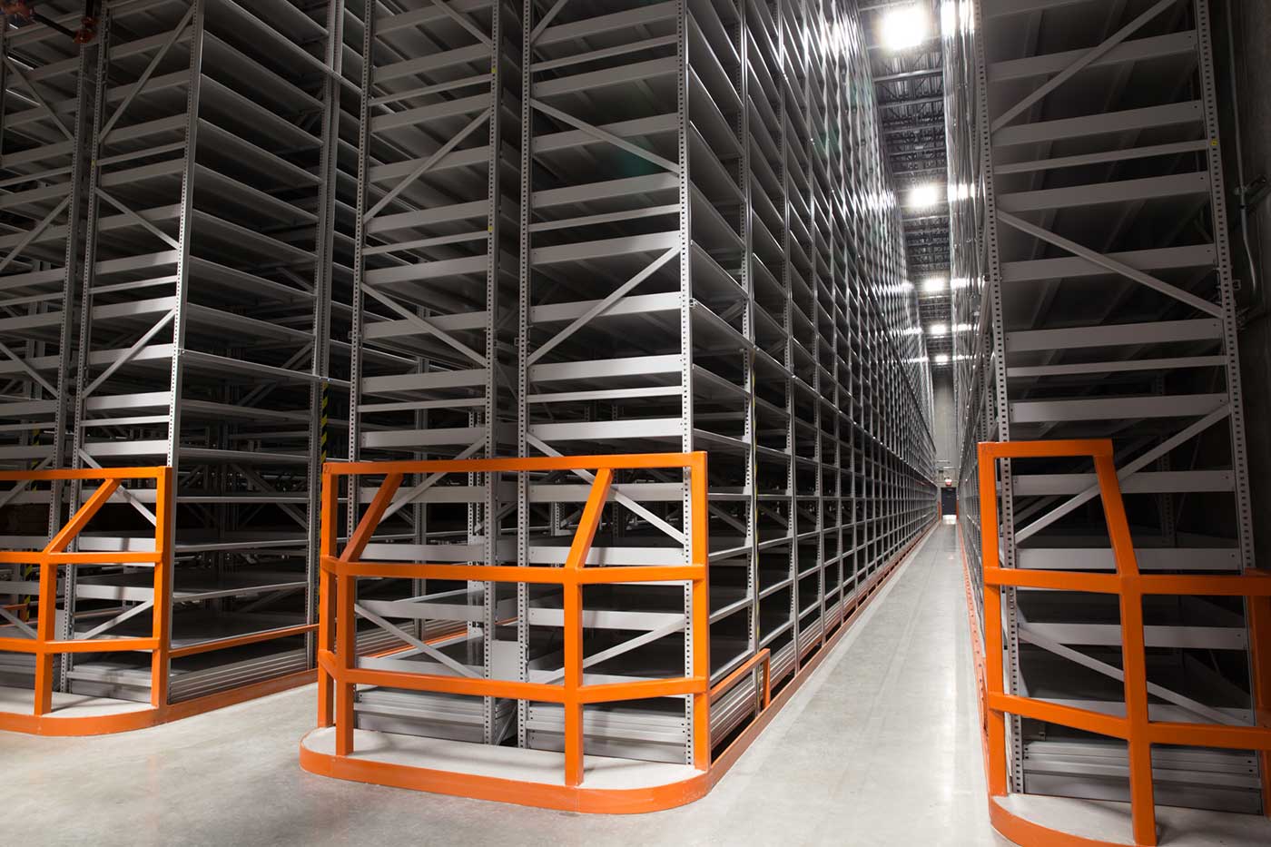 High-bay shelving system in a warehouse