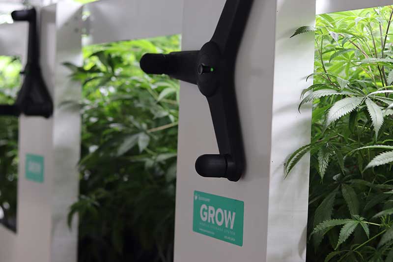 closeup of GROW mobile system handle